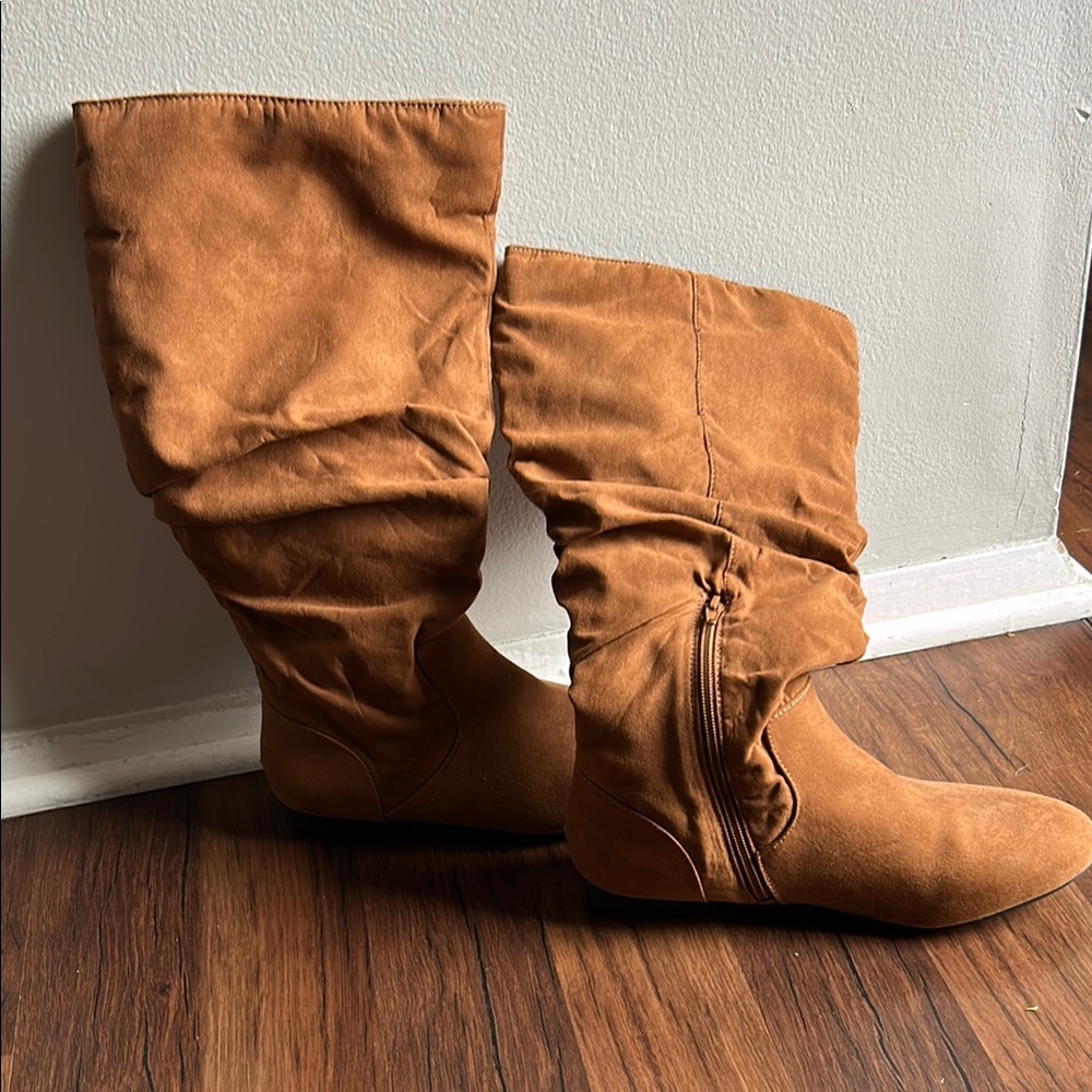 Women's Tan Suede Boots